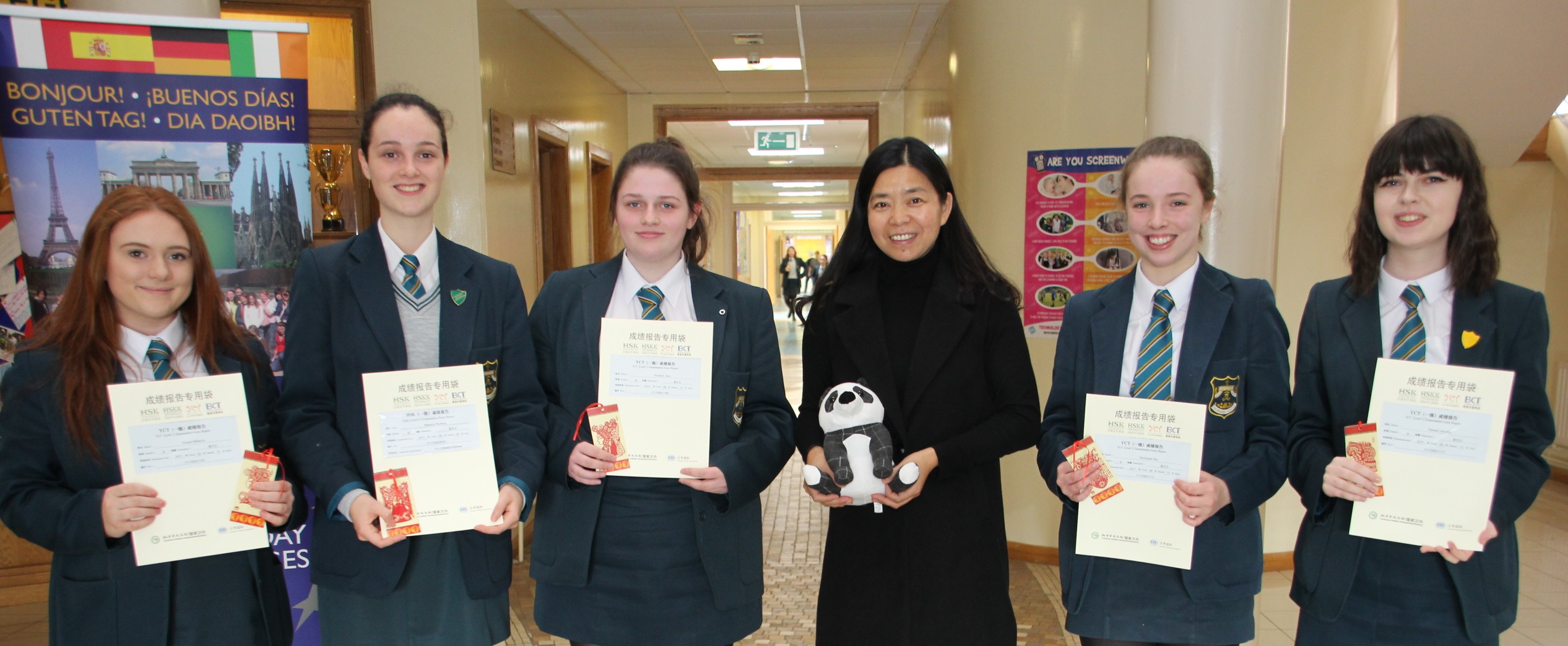Year 13 with their HSK1 Certificates